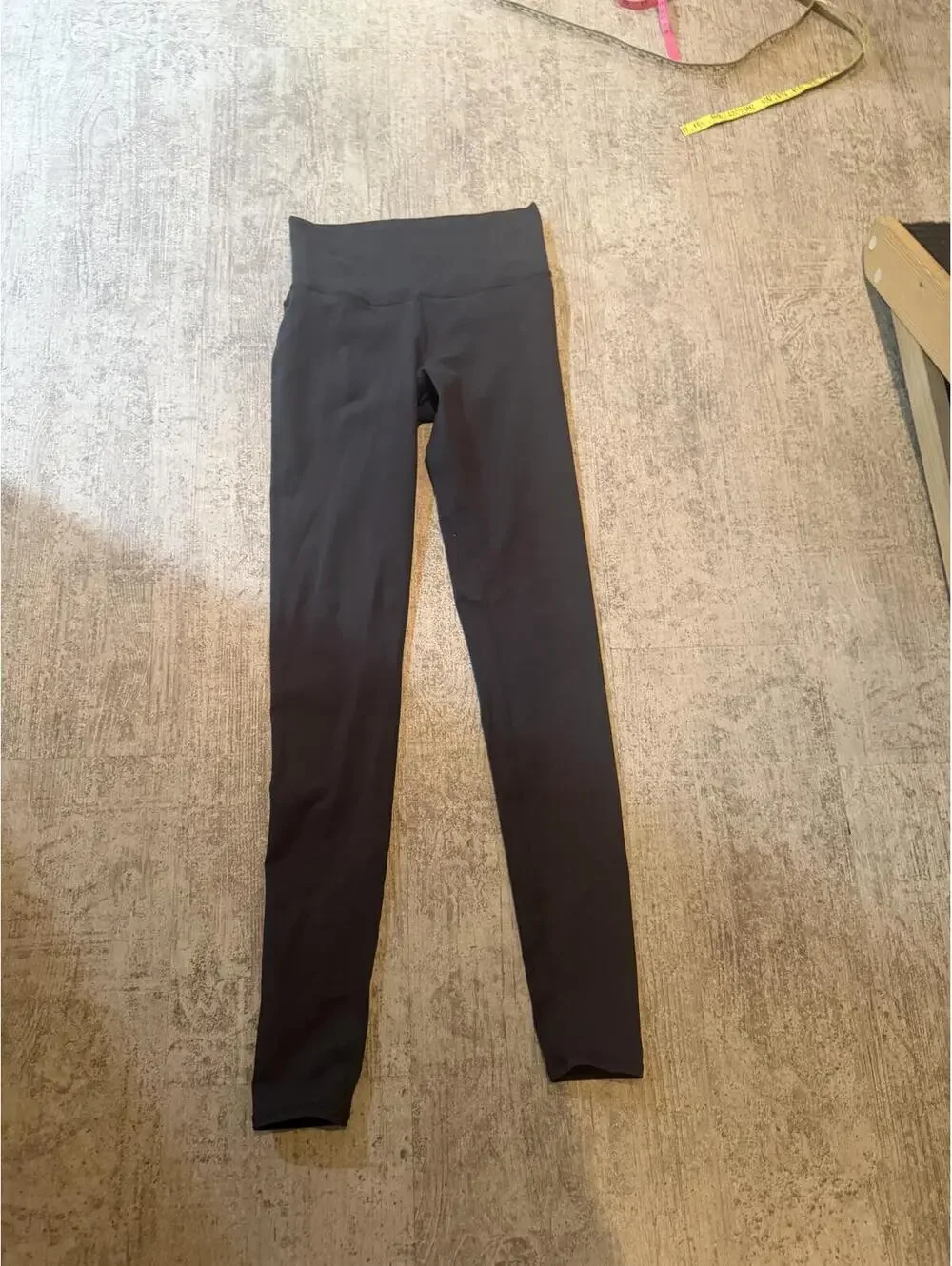 Alo Yoga High Waist Airbrush legging M in anthracite excellent condition